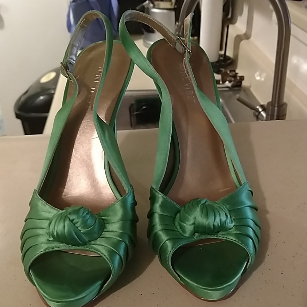 Shoes - Picture 3 of 4